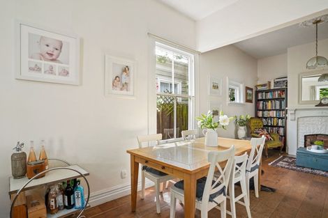 Photo of property in 96 Holly Road, St Albans, Christchurch, 8014