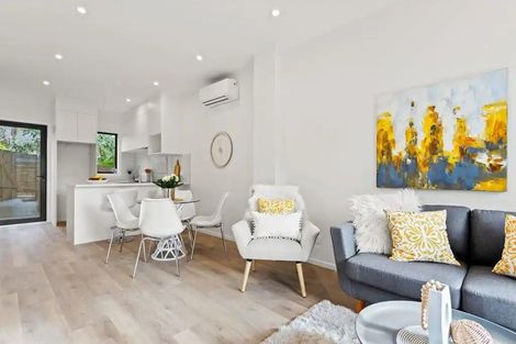 Photo of property in 27 Meg Lane, Glen Eden, Auckland, 0602