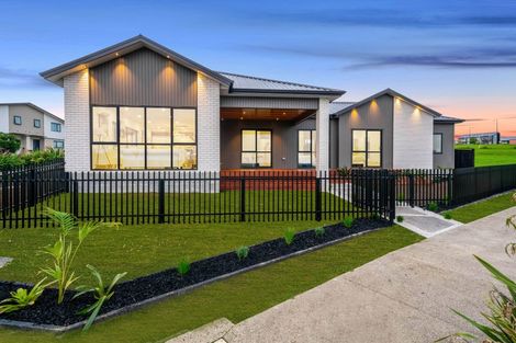 Photo of property in 8 Evergreen Parade, Rosehill, 2113