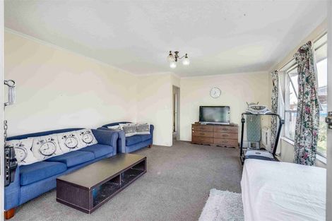 Photo of property in 2/136 Wainoni Road, Avondale, Christchurch, 8061
