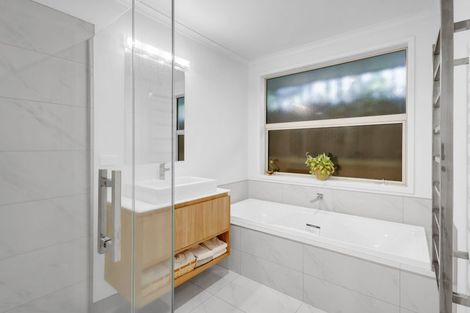 Photo of property in 44 Fernbrook Drive, Hurworth, New Plymouth, 4310
