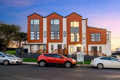 Photo of property in 3/6 Kereru Street, Henderson, Auckland, 0612