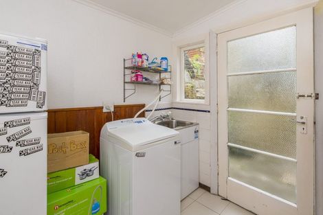 Photo of property in 140 Glenmore Street, Northland, Wellington, 6012