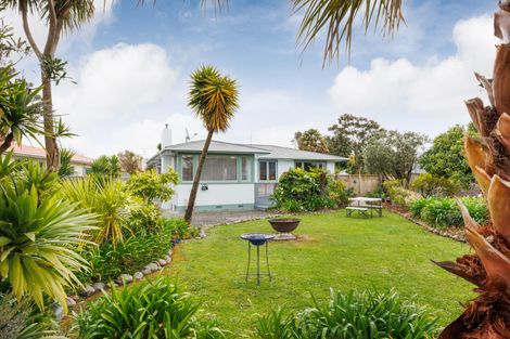 Photo of property in 24 Parkland Crescent, Terrace End, Palmerston North, 4410