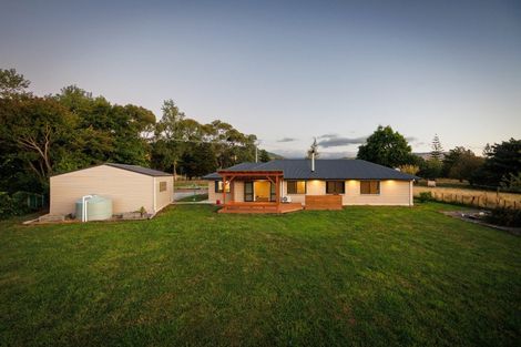 Photo of property in 841 Makerua Road, Tokomaru, Palmerston North, 4474