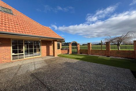 Photo of property in 118 Waimakariri Road, Harewood, Christchurch, 8051