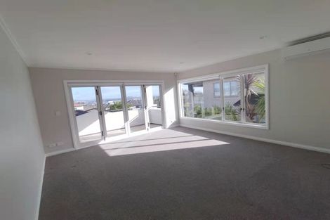 Photo of property in 56 Moyrus Crescent, East Tamaki Heights, Auckland, 2016