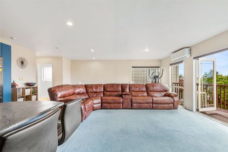 Photo of property in 147b Hobsonville Road, West Harbour, Auckland, 0618