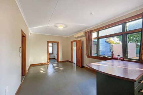 Photo of property in 215 College Street, West End, Palmerston North, 4412
