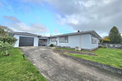 Photo of property in 4 Poplar Grove, Whalers Gate, New Plymouth, 4310
