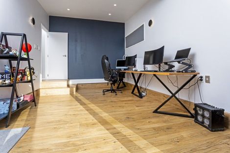 Photo of property in 2/7 Eskdale Road, Birkdale, Auckland, 0626