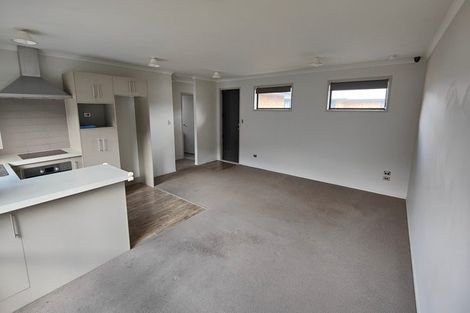 Photo of property in 102u5 Old Farm Road, Hamilton East, Hamilton, 3216