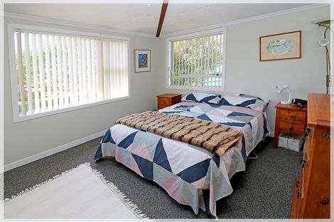 Photo of property in 50 Signal Street, Foxton Beach, Foxton, 4815