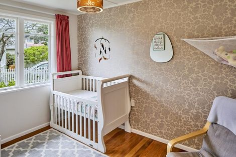 Photo of property in 11 Dunmail Way, Newlands, Wellington, 6037