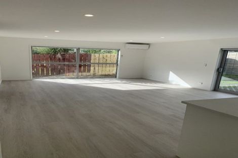 Photo of property in 1/492 East Coast Road, Windsor Park, Auckland, 0630