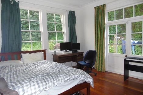 Photo of property in 55 Garden Road, Northland, Wellington, 6012