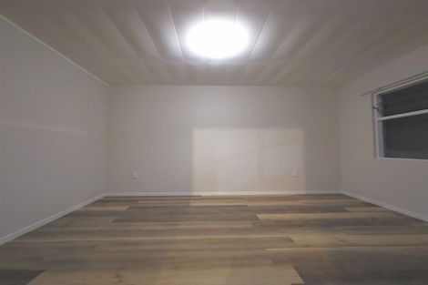 Photo of property in 1/320 Pakuranga Road, Pakuranga Heights, Auckland, 2010