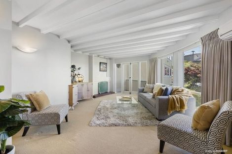 Photo of property in 53 Harbour View Road, Northland, Wellington, 6012