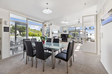 Photo of property in Dorset Cove, 90 Burnham Street, Seatoun, Wellington, 6022