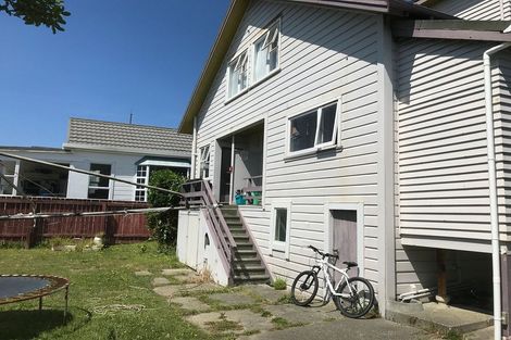 Photo of property in 87 Queens Drive, Lyall Bay, Wellington, 6022