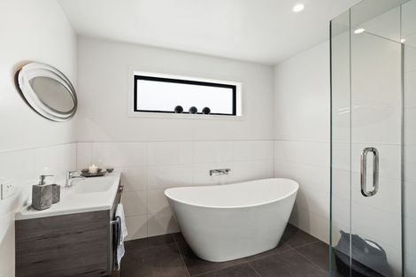 Photo of property in 4 Hidden Hills Drive, Wanaka, 9305