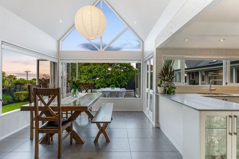 Photo of property in 12 Wairere Road, Torbay, Auckland, 0630