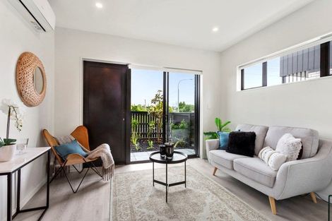 Photo of property in 2/86 Gloria Avenue, Te Atatu Peninsula, Auckland, 0610