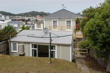Photo of property in 4a/8 Howard Street, Mount Cook, Wellington, 6021