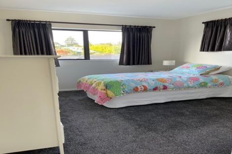 Photo of property in 10 Han Court, Glen Eden, Auckland, 0602