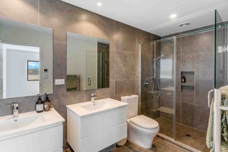 Photo of property in 26 Papa Orchard Drive, Kumeu, 0810