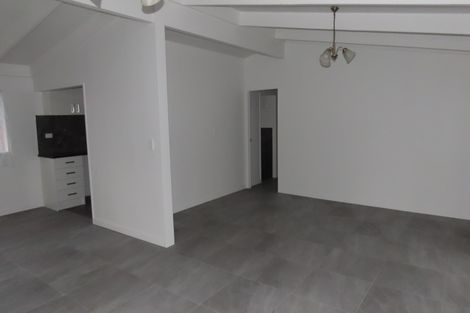 Photo of property in 77 Chichester Drive, Rosehill, Papakura, 2113