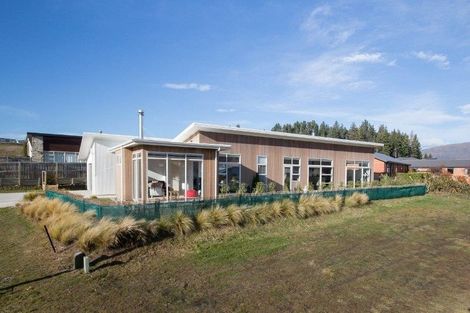 Photo of property in 10 Mcleod Avenue, Wanaka, 9305