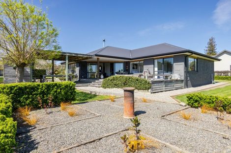 Photo of property in 14 Brooker Place, Waipukurau, 4200
