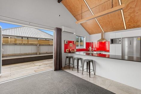 Photo of property in 571 Queen Street East, Levin, 5510