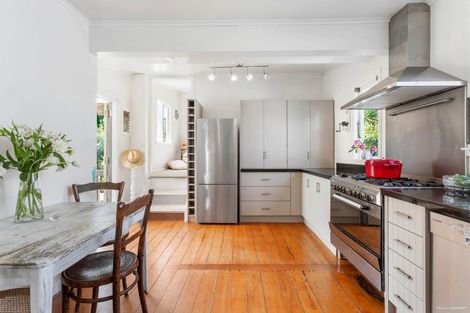 Photo of property in 6 Sealy Road, Torbay, Auckland, 0630
