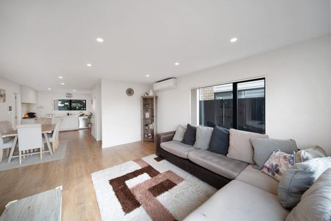 Photo of property in 6 Nga Waka Place, Mangere, Auckland, 2022