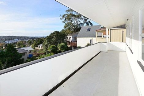 Photo of property in 2/599 Glenfield Road, Totara Vale, Auckland, 0629