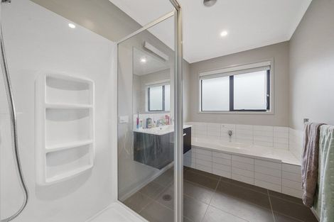 Photo of property in 9 Tradewinds Drive, Whitby, Porirua, 5024