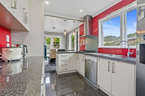 Photo of property in 10 Manutuke Street, Wainuiomata, Lower Hutt, 5014