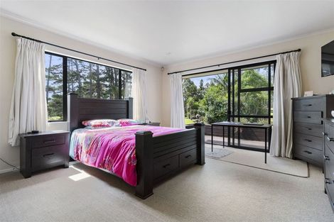 Photo of property in 10 Whites Road, Whitford, Howick, 2571
