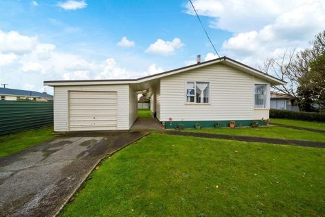 Photo of property in 6 Kauri Crescent, Hawera, 4610