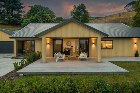 Photo of property in 4 Te Roera Drive, Taradale, Napier, 4112