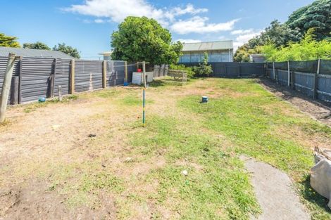 Photo of property in 17 Manuka Street, Castlecliff, Whanganui, 4501