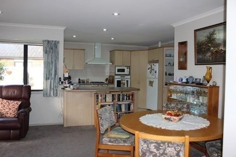 Photo of property in 12 Putaka Place, Papamoa Beach, Papamoa, 3118