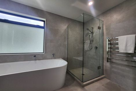 Photo of property in 15 Matterhorn Crescent, Northpark, Auckland, 2013
