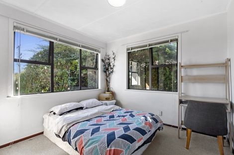 Photo of property in 24 School Road, Te Atatu South, Auckland, 0610