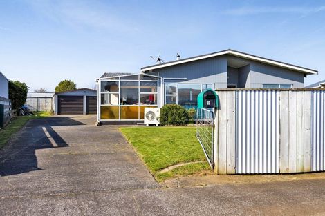 Photo of property in 2 Tawa Street, Hawera, 4610