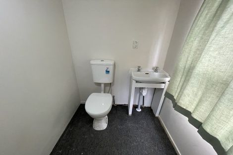 Photo of property in 22 Cliff View Drive, Green Bay, Auckland, 0604