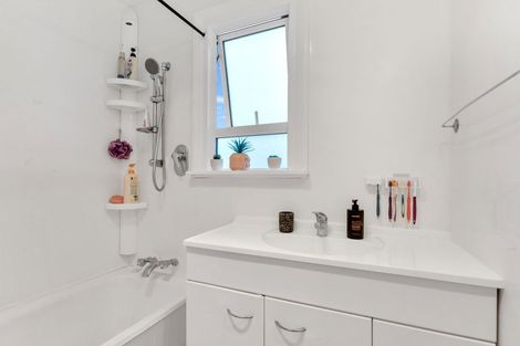Photo of property in 391 Carrington Street, Upper Vogeltown, New Plymouth, 4310