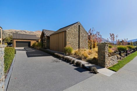 Photo of property in 14 Deans Drive, Wanaka, 9305